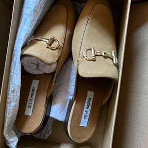 Brand New Steve Madden Men’s Camel Nubuck mules. Size 9.5